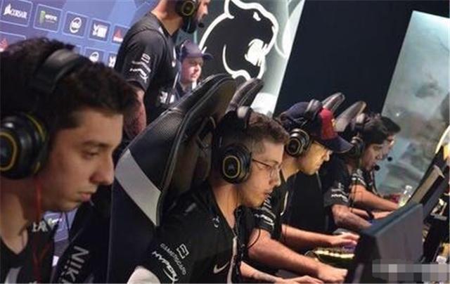 八万座位的 八万座位的